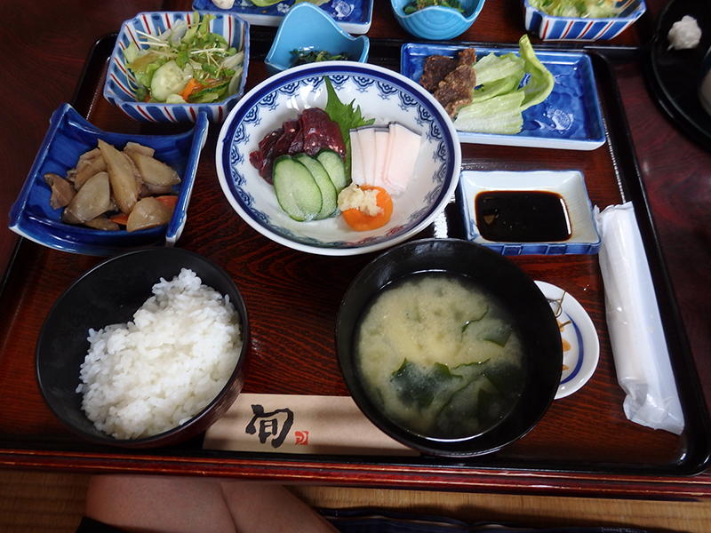 「ふくべ」の鯨定食